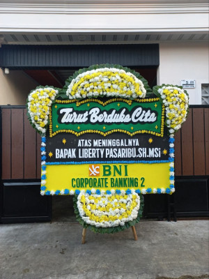 Papan Bunga Duka di Titisan